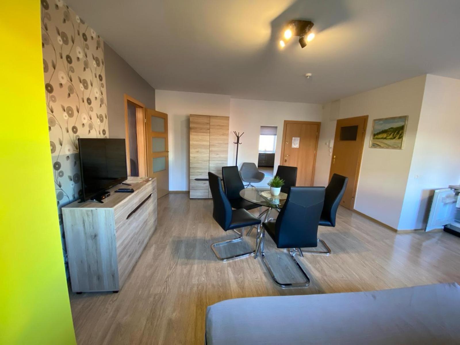 Apartamenty Edk Jelenia Gora Exterior photo