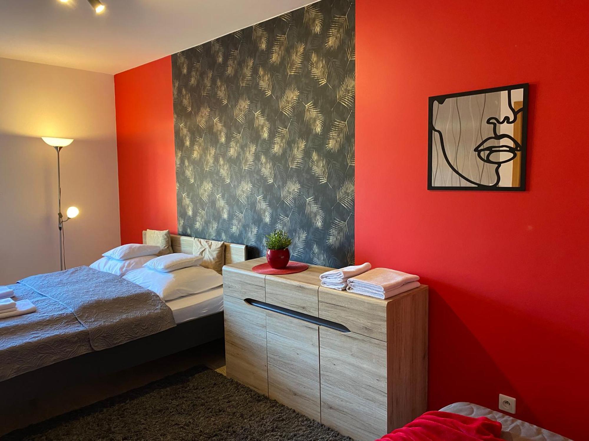 Apartamenty Edk Jelenia Gora Exterior photo